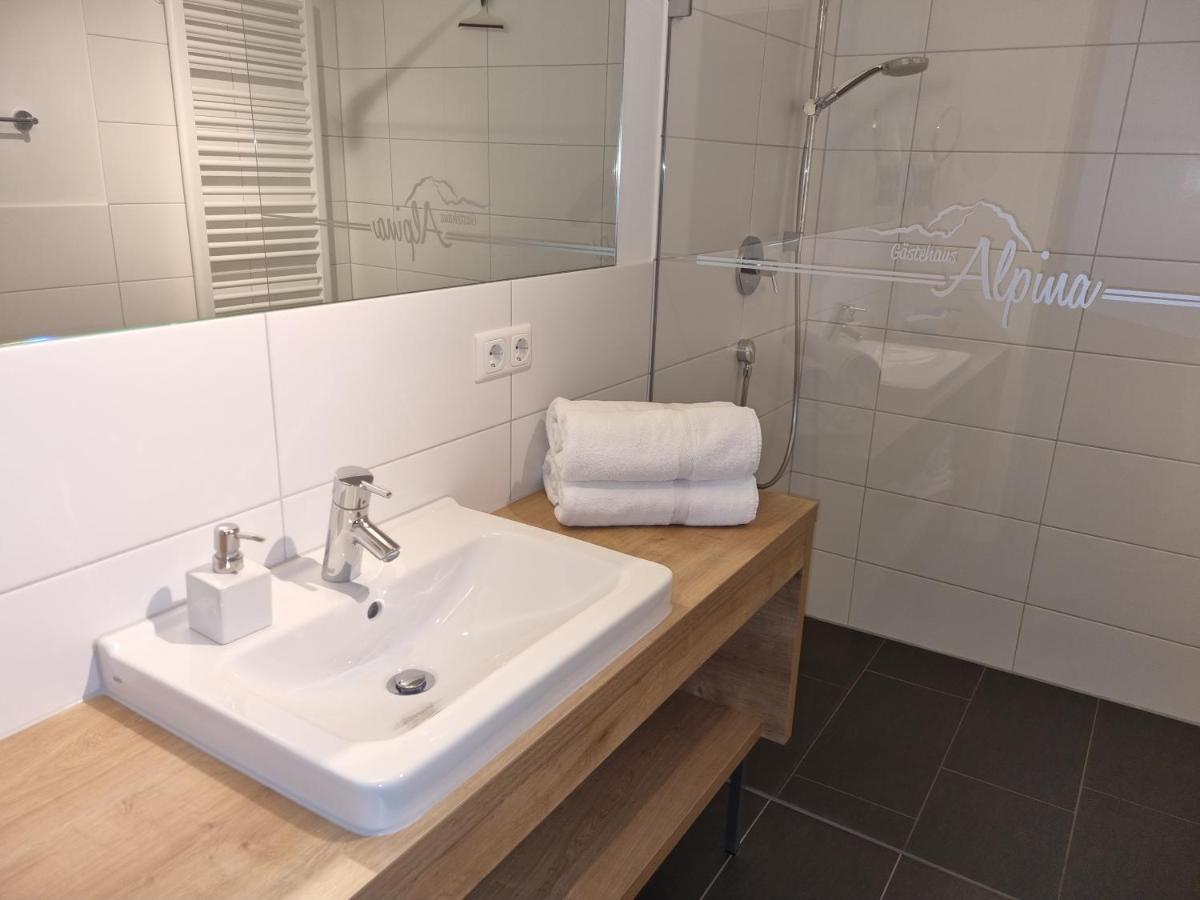 Gaestehaus Alpina Riezlern Pokoj fotografie